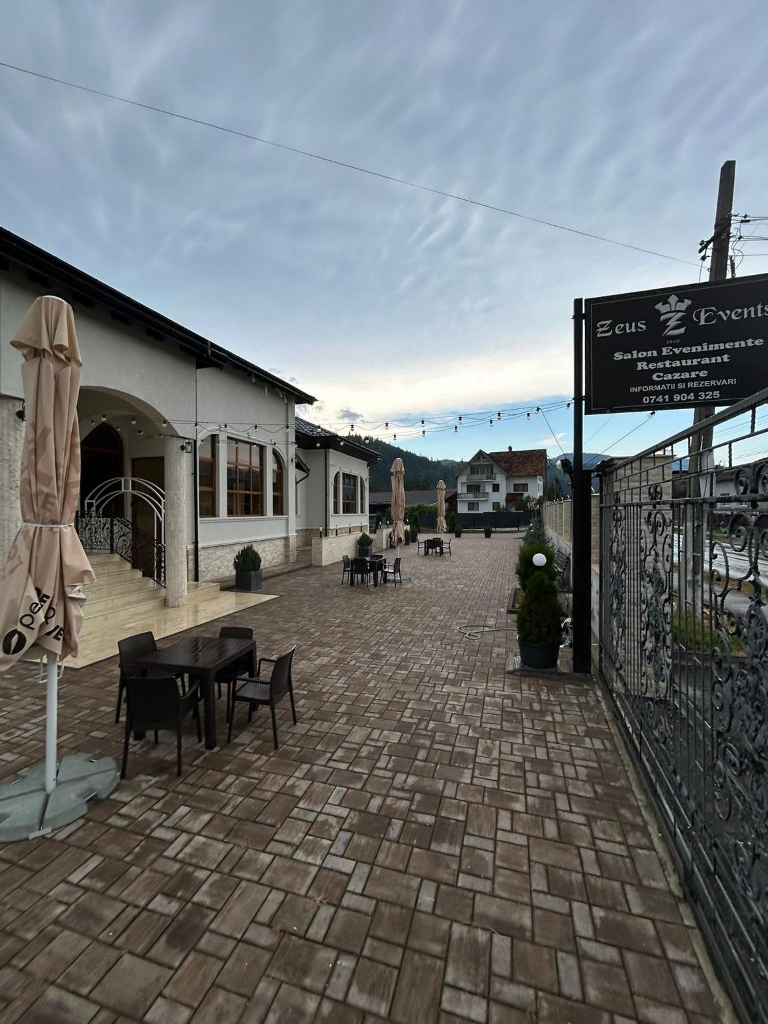 Hotel Complex Zeus Leresti Exterior foto