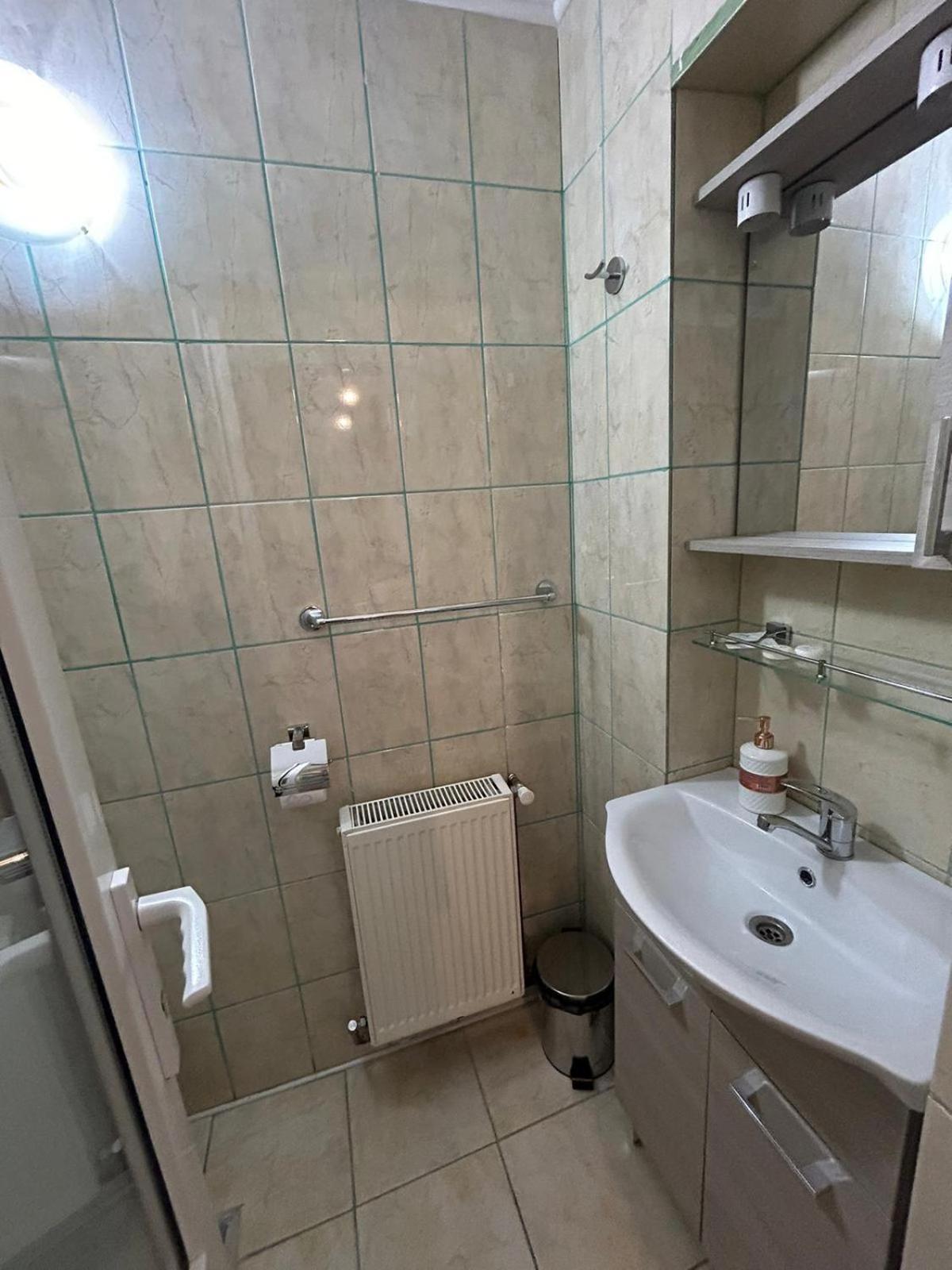 Hotel Complex Zeus Leresti Habitación foto