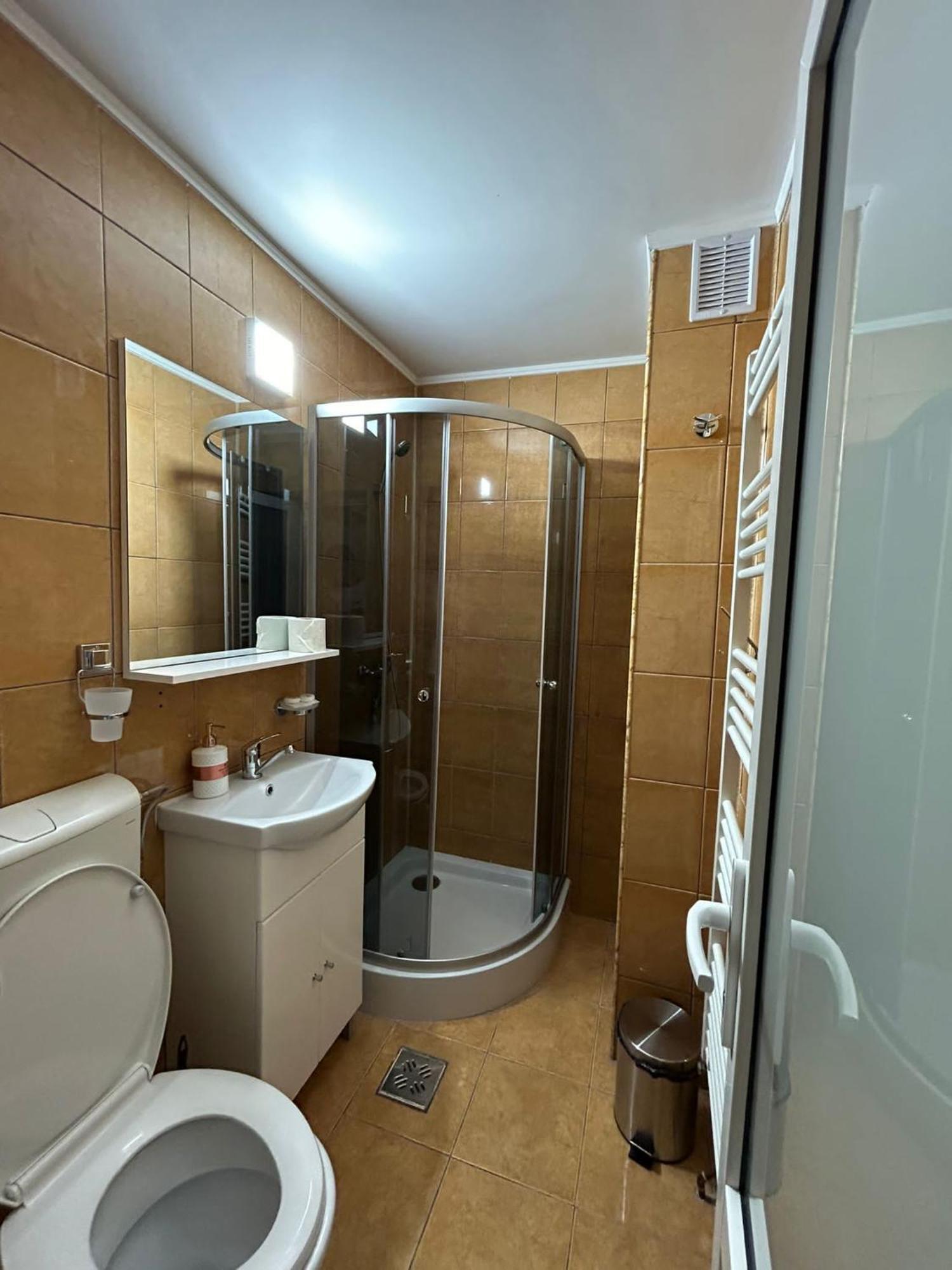Hotel Complex Zeus Leresti Habitación foto